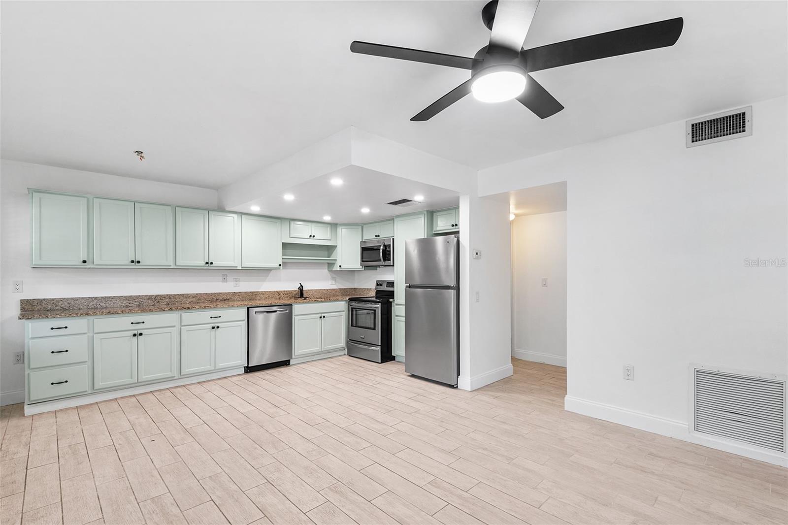 BEAR CREEK APARTMENTS NORTH - Residential Lease