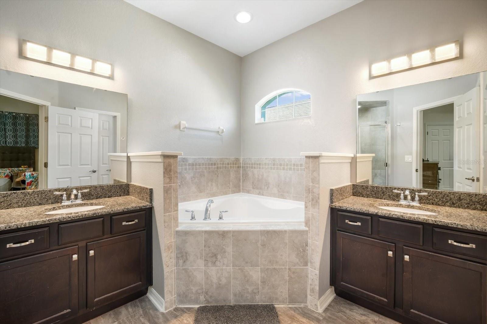 DONOVAN TRACE - Residential