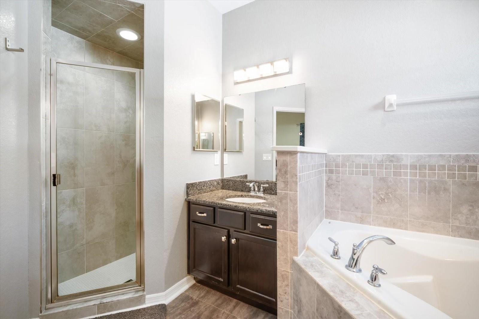DONOVAN TRACE - Residential