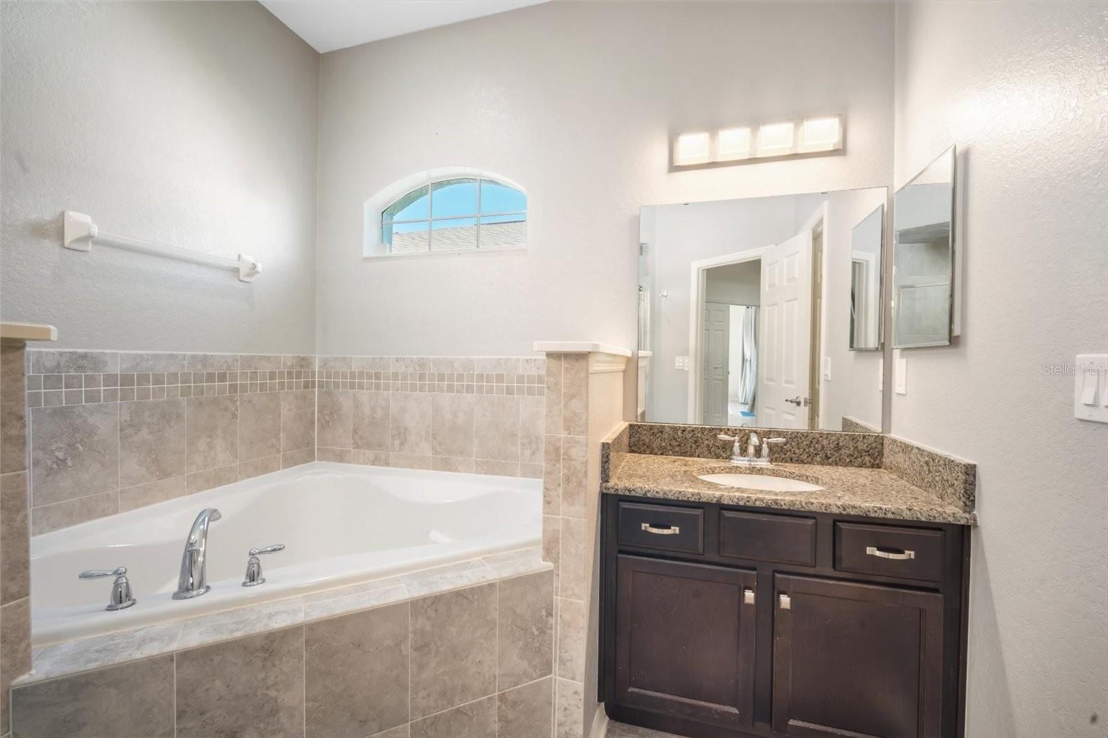DONOVAN TRACE - Residential