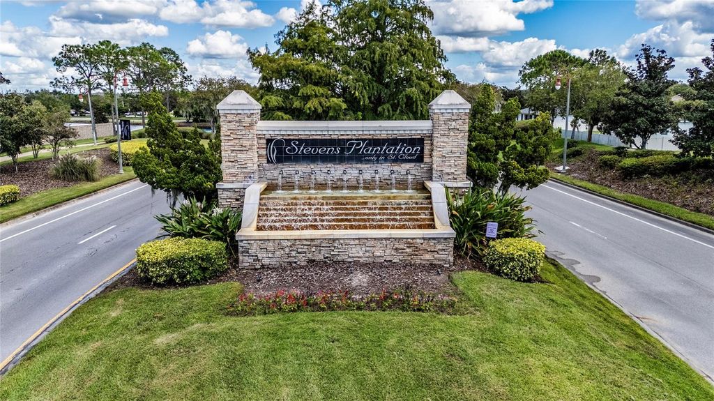 Photo of 3220 Pawleys Loop N, Saint Cloud, FL 34769 (MLS # S5136836)