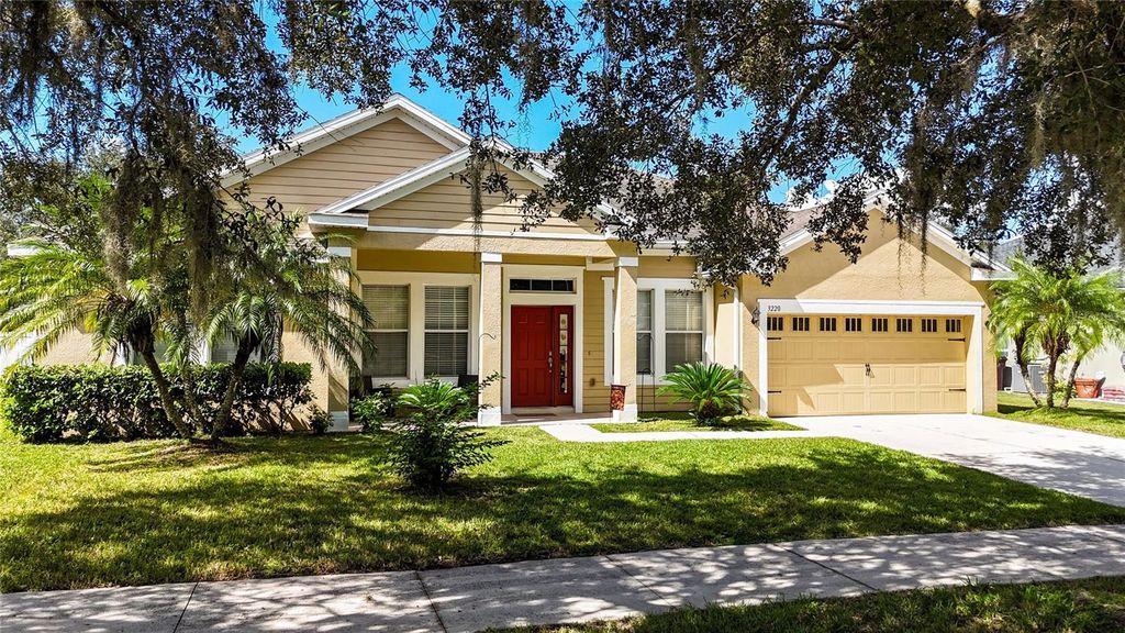 Photo of 3220 Pawleys Loop N, Saint Cloud, FL 34769 (MLS # S5136836)
