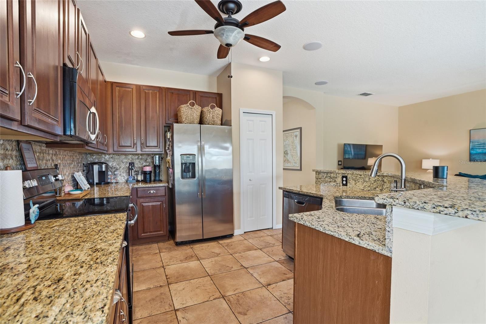 PLANTATION PALMS PH 06 - Residential