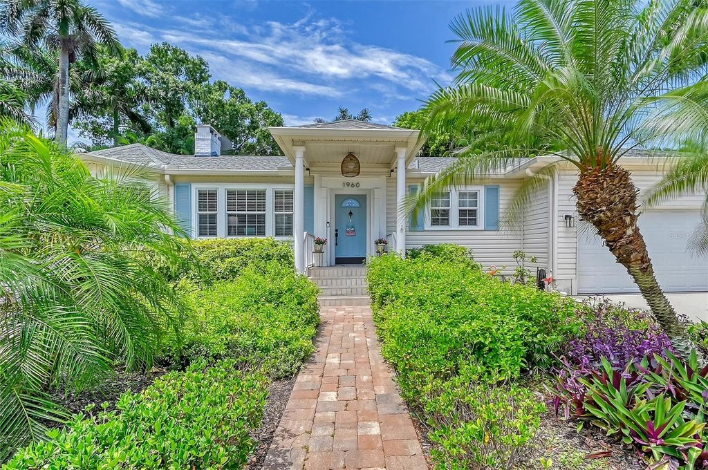 Photo of 1960 Lincoln Drive, Sarasota, FL 34236 (MLS # A4648809)
