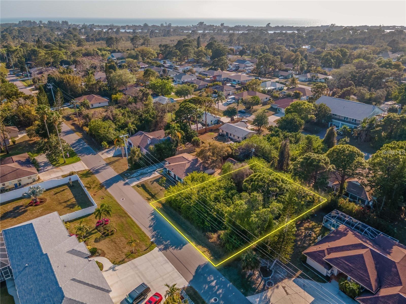 SOUTH VENICE - Land