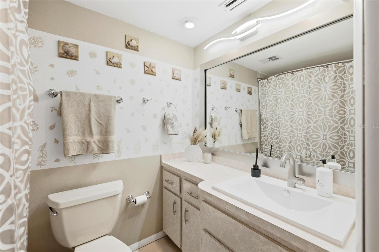 MEDITERRANEAN COURT - Residential