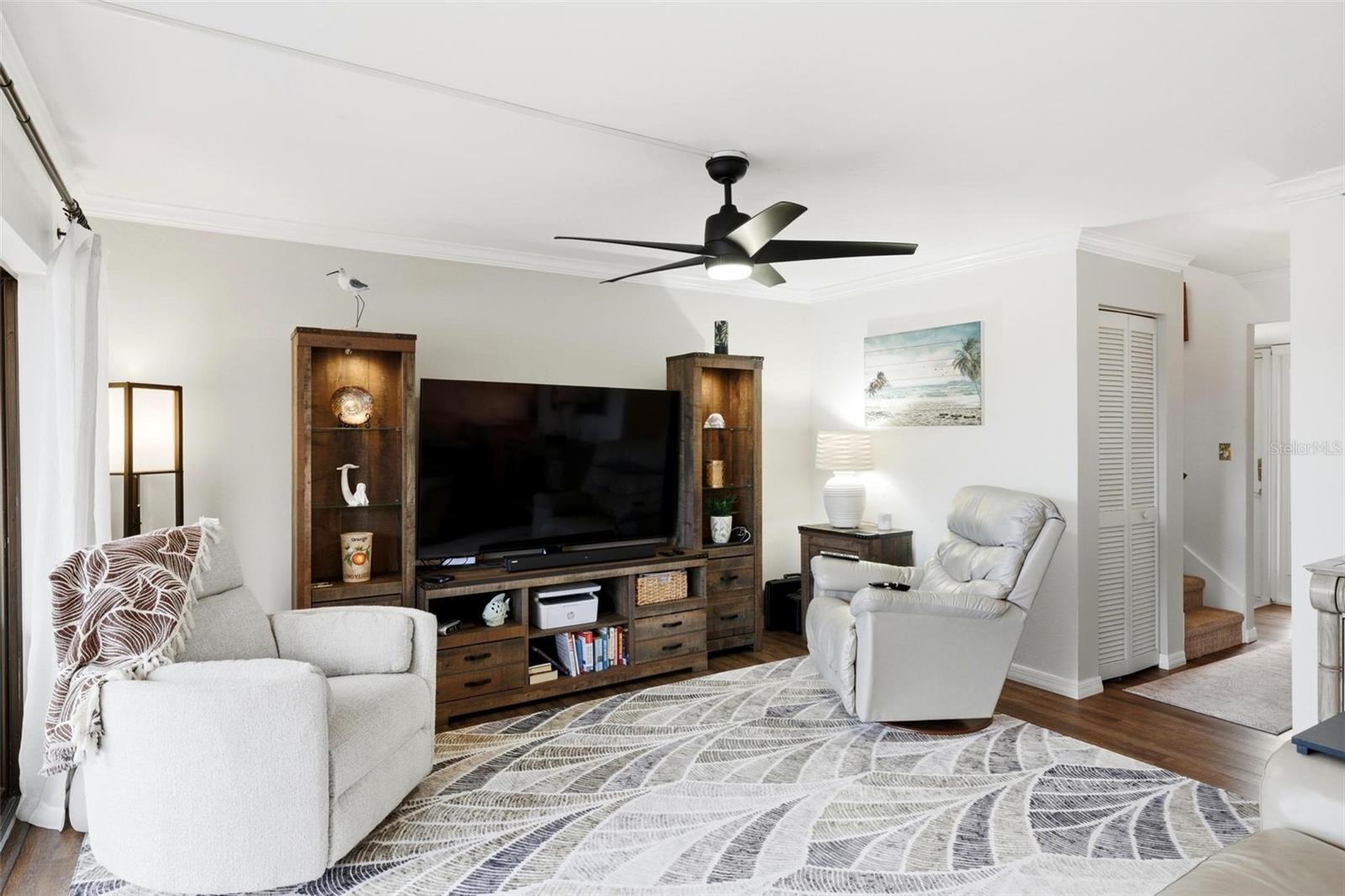 MEDITERRANEAN COURT - Residential