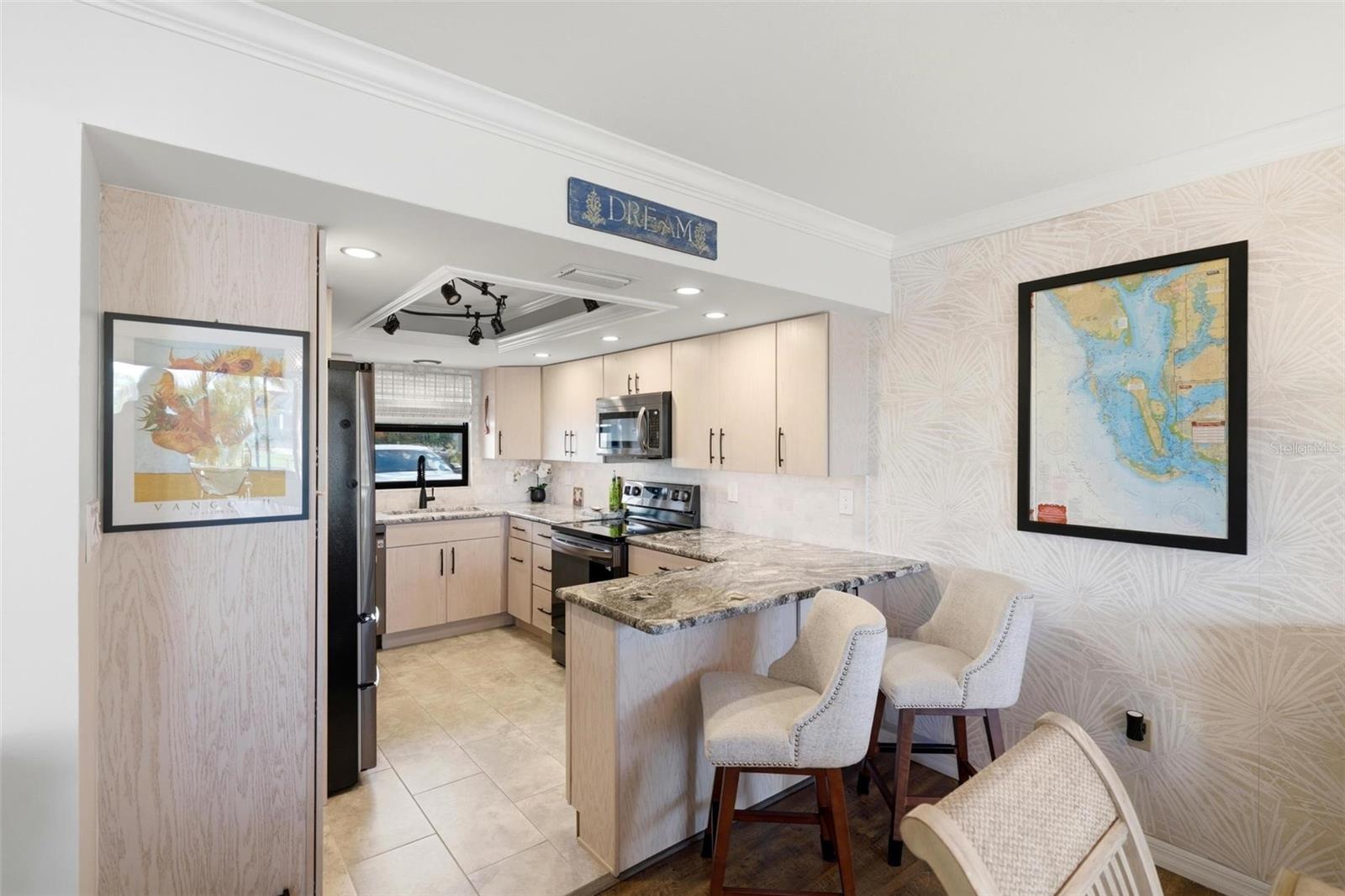 MEDITERRANEAN COURT - Residential