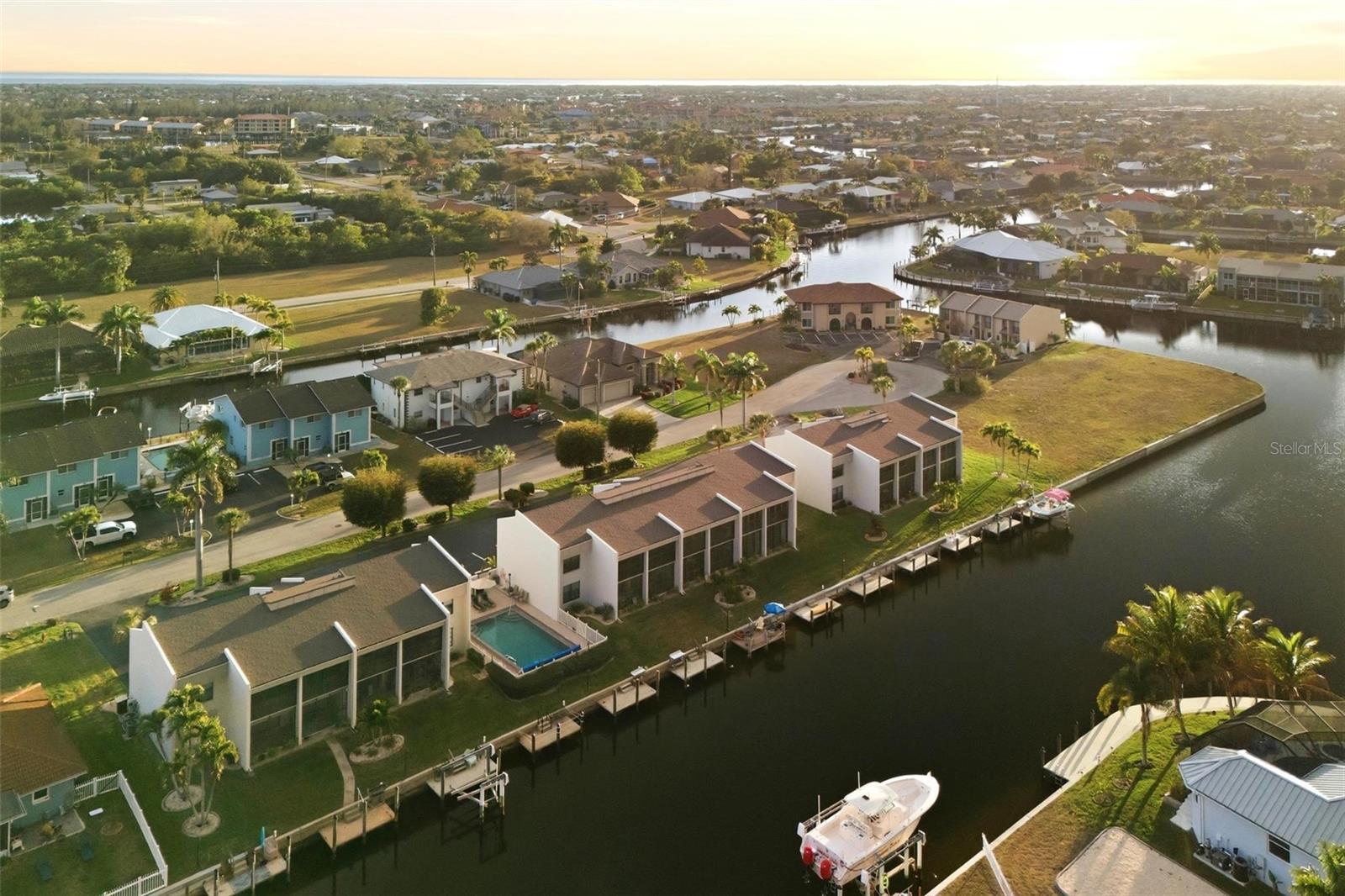 MEDITERRANEAN COURT - Residential