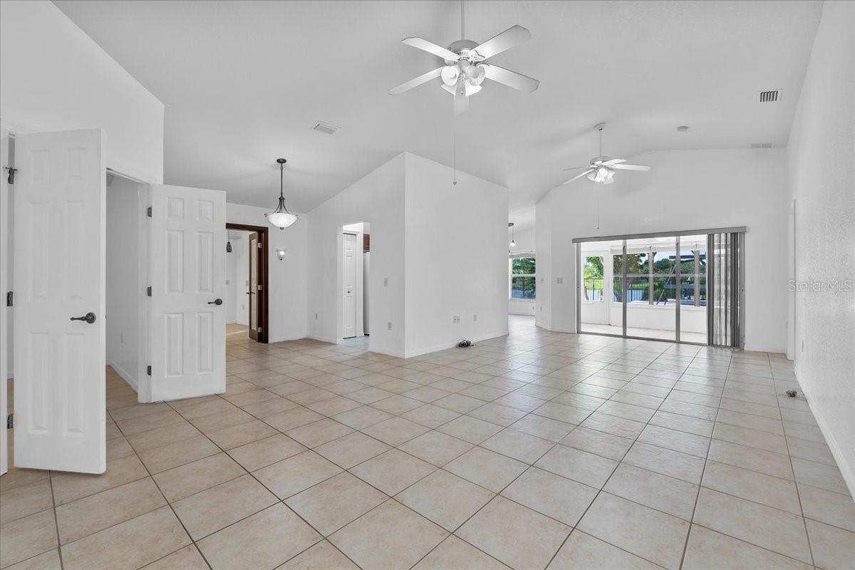452 LAKE SUZANNE DRIVE