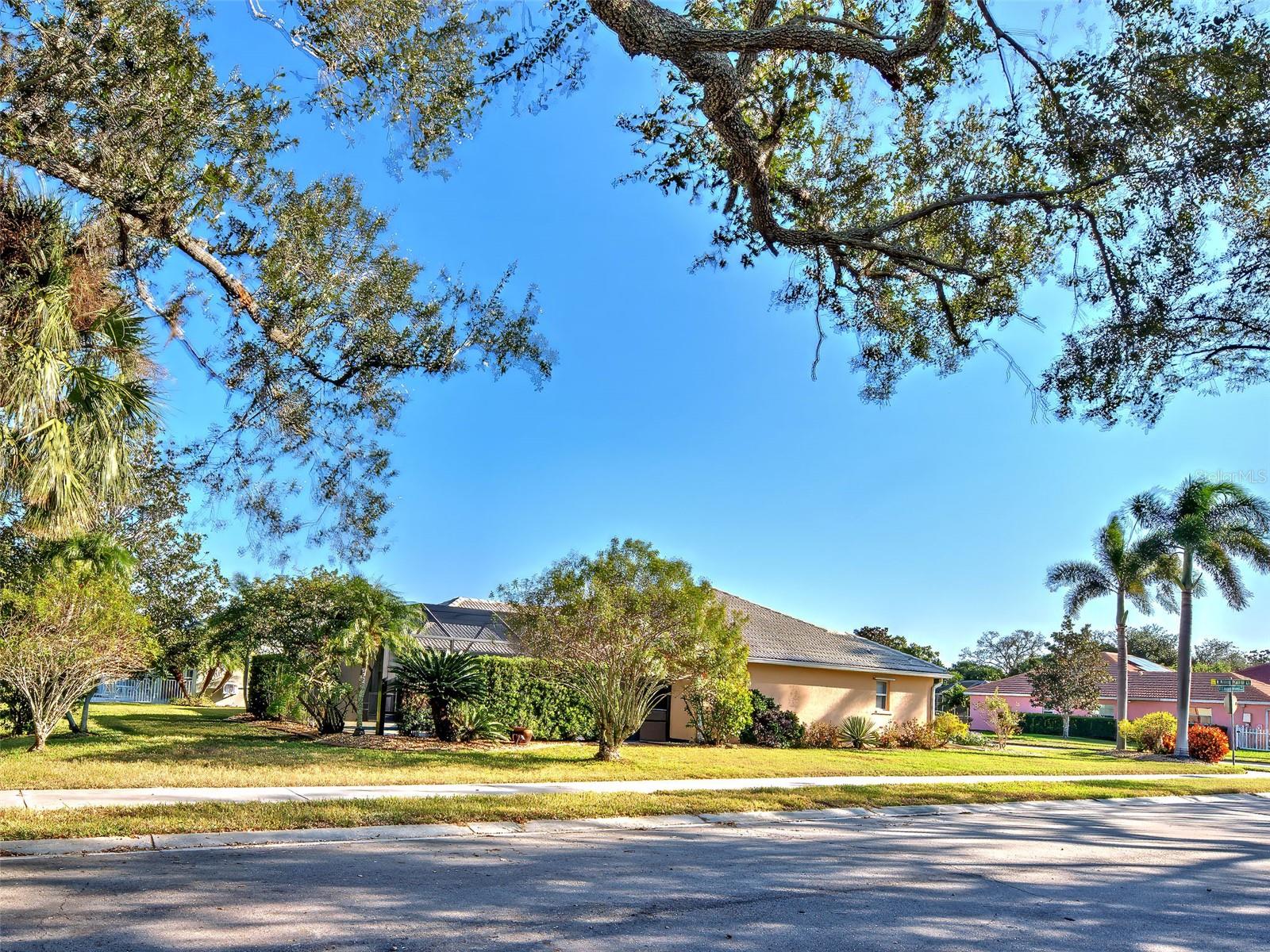 VENICE PALMS PH 1 - Residential