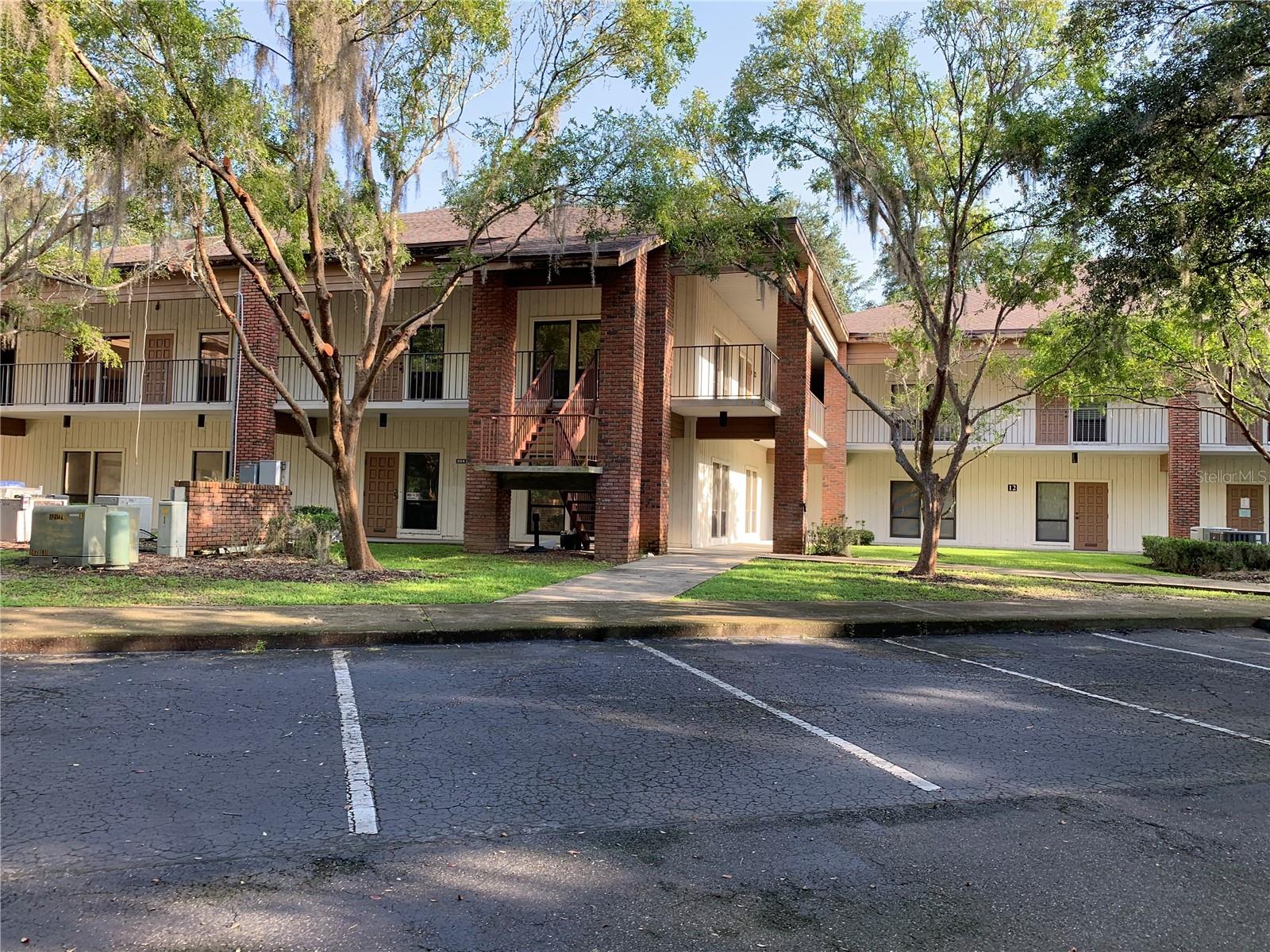 LAUREL RUN PROFESSIONAL CENTER OR 1387/39 - Commercial Sale