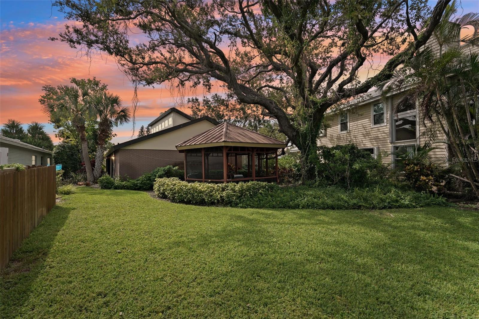 RIVER HARBOR WEST - Residential