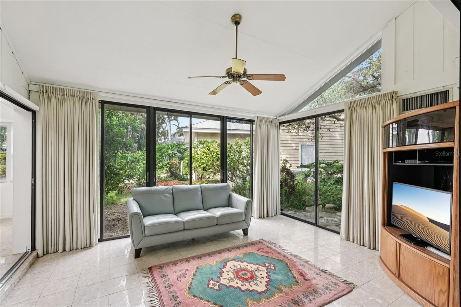 RIVER HARBOR WEST - Residential