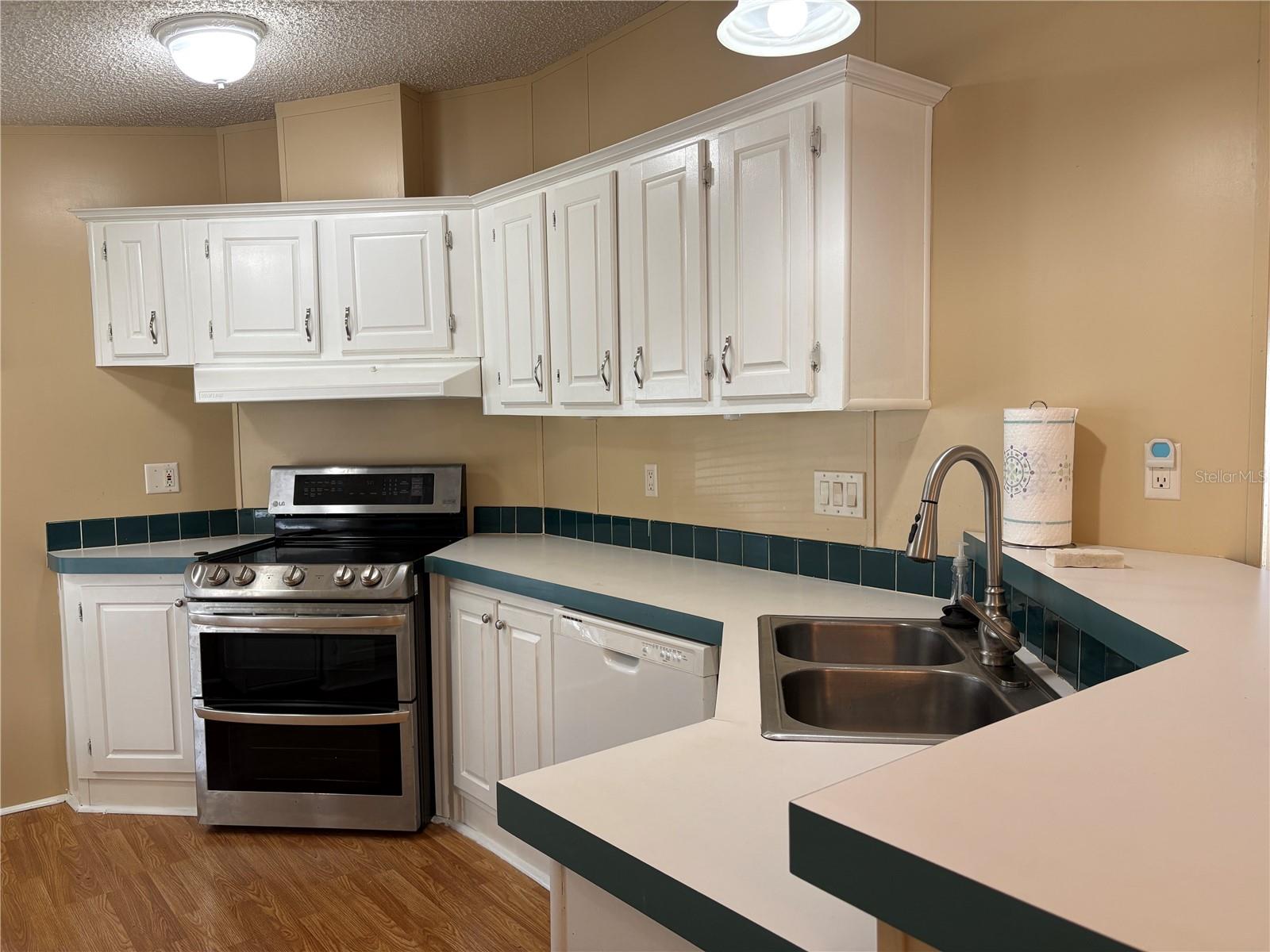 5707 45TH STREET E 281, BRADENTON, FL, 34203 3 5707 45TH STREET E 281