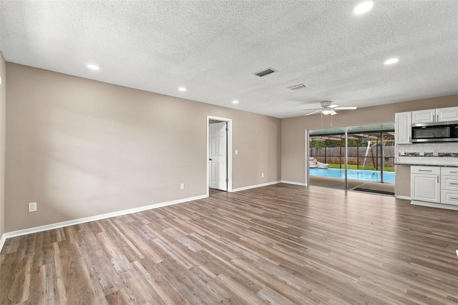 9526 BAYSIDE COURT