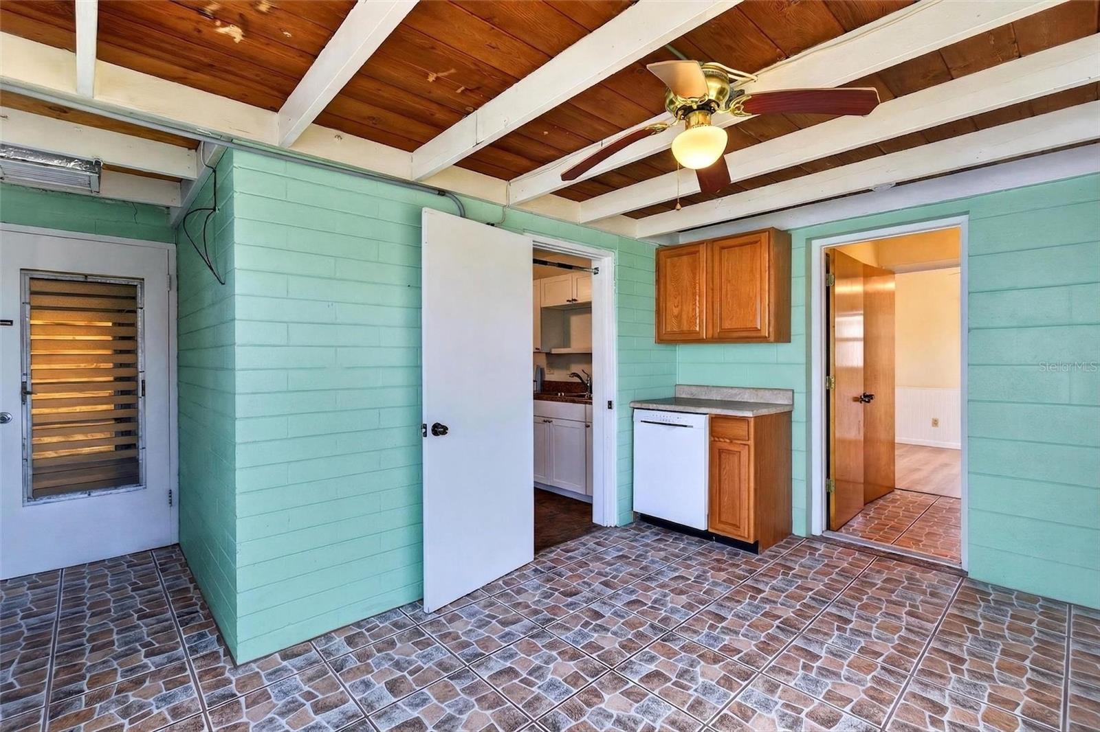 ORMOND OCEAN GARDENS - Residential