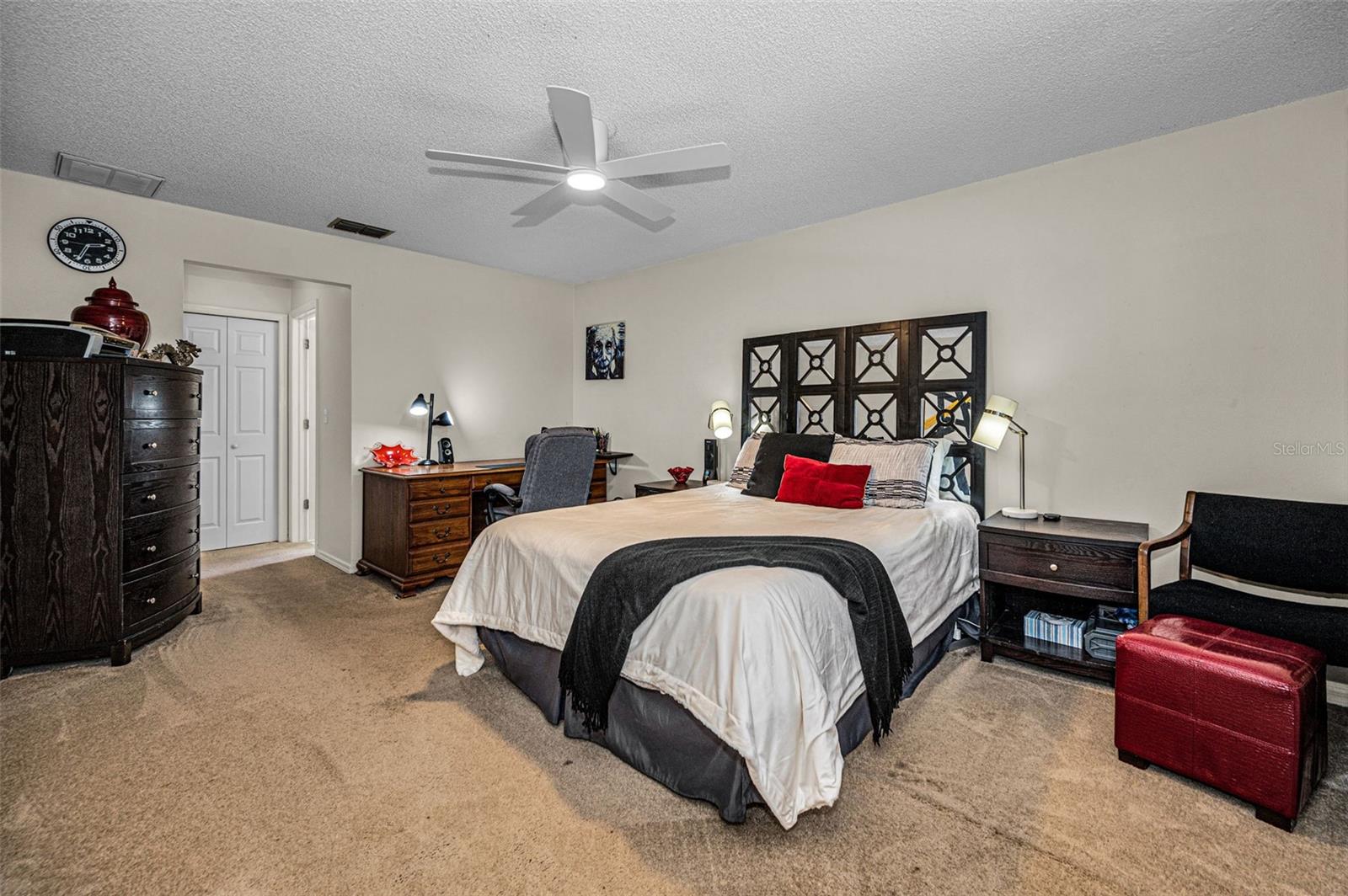 HAMMOCKS THE - Residential