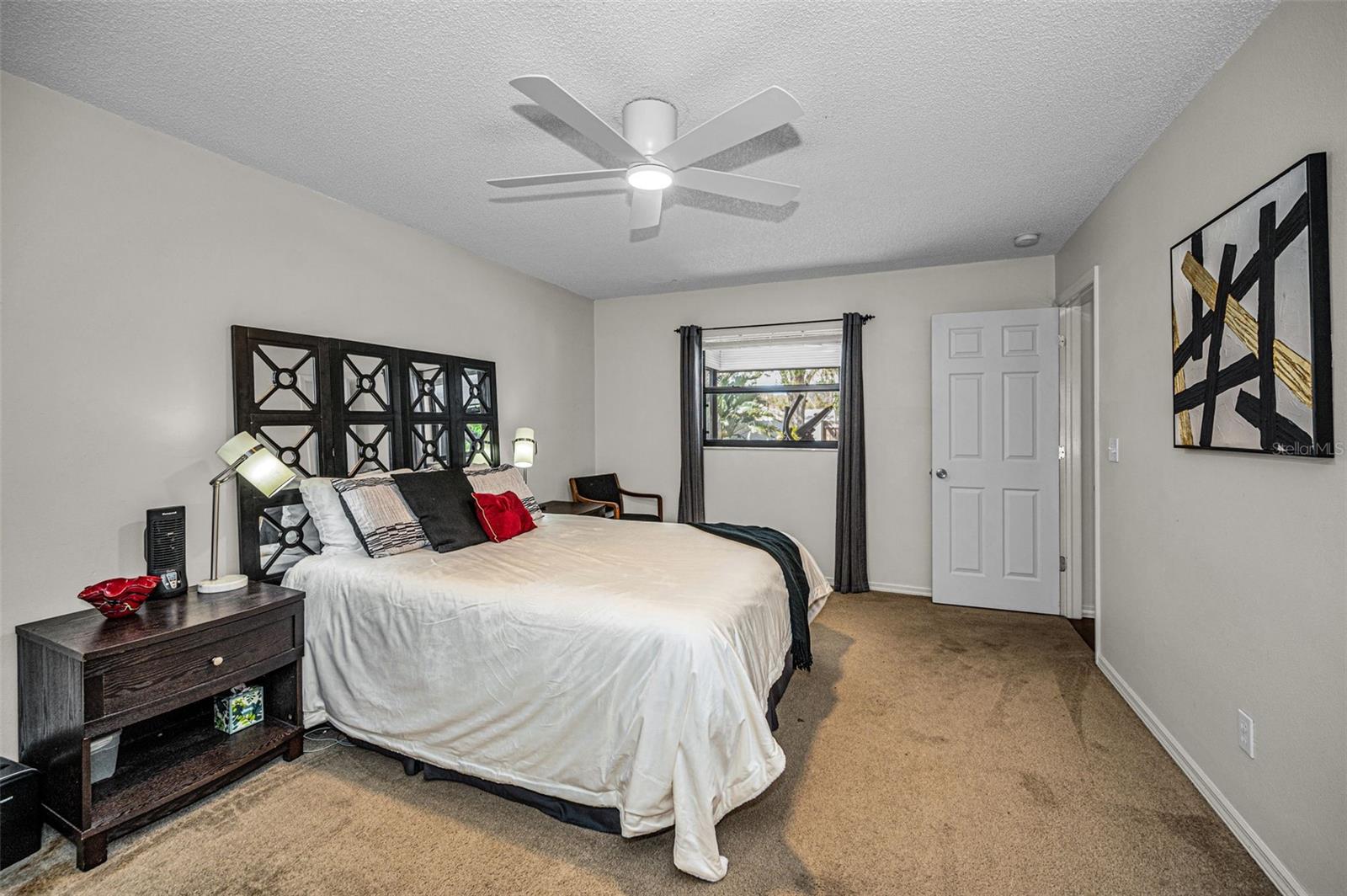 HAMMOCKS THE - Residential