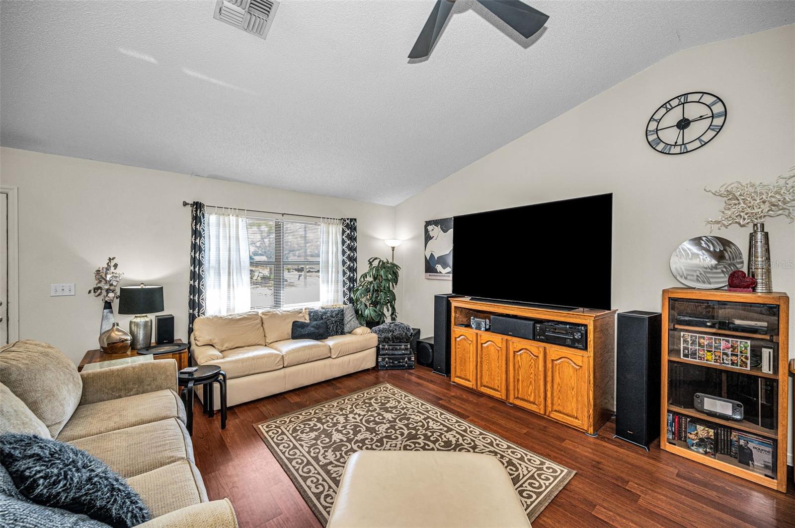 HAMMOCKS THE - Residential