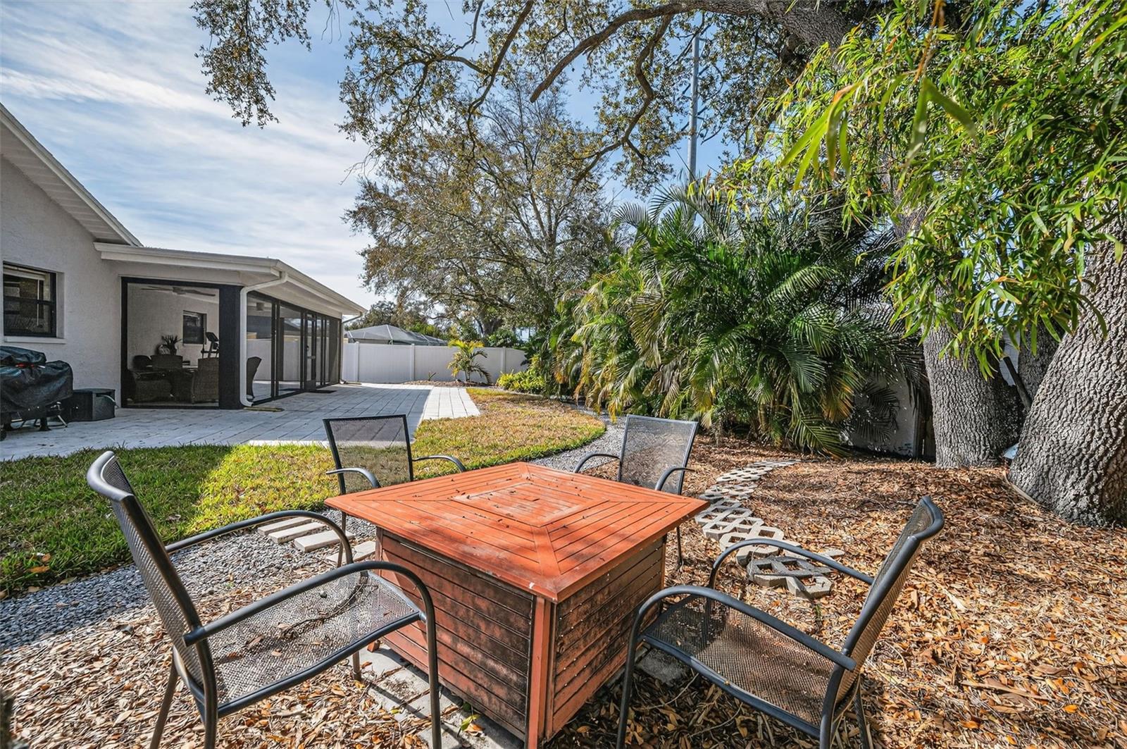 HAMMOCKS THE - Residential