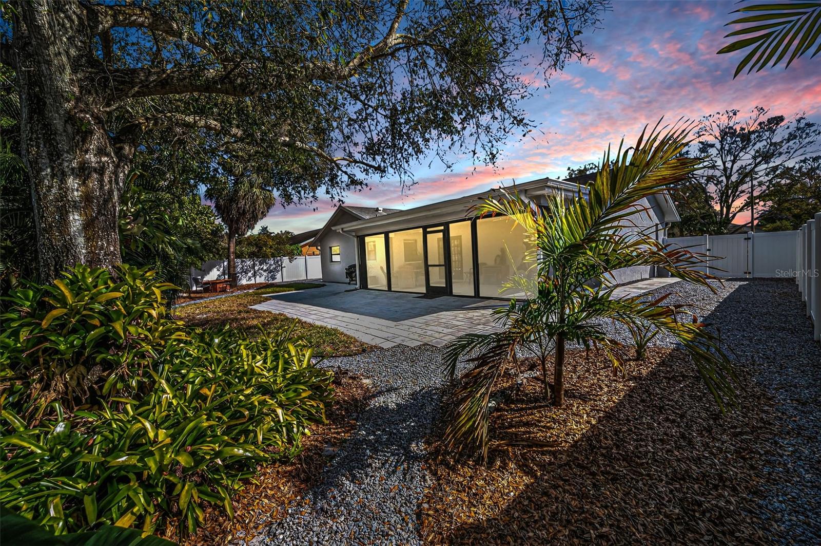 HAMMOCKS THE - Residential