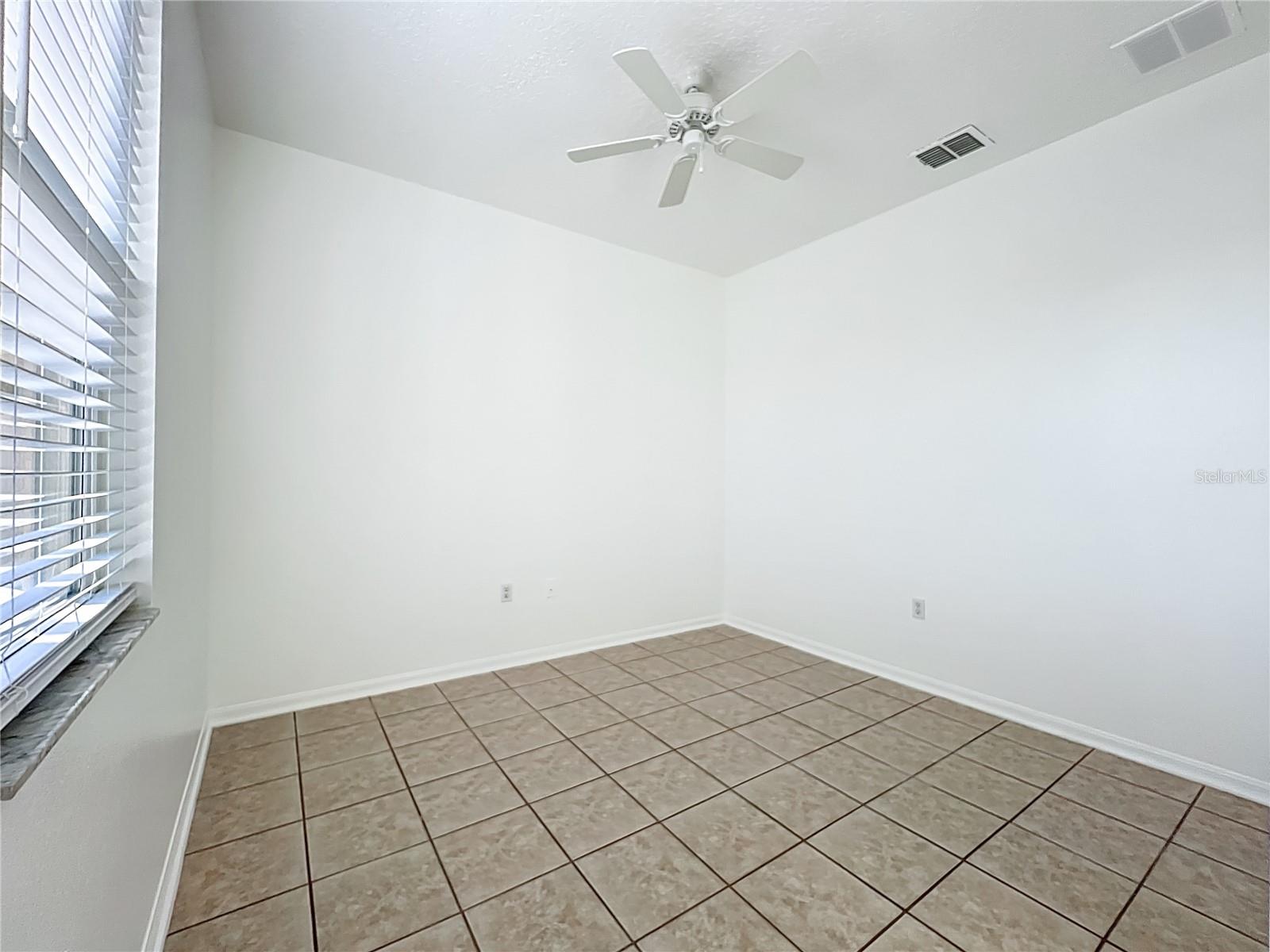 ANDOVER CAY PH 01 44/98 - Residential