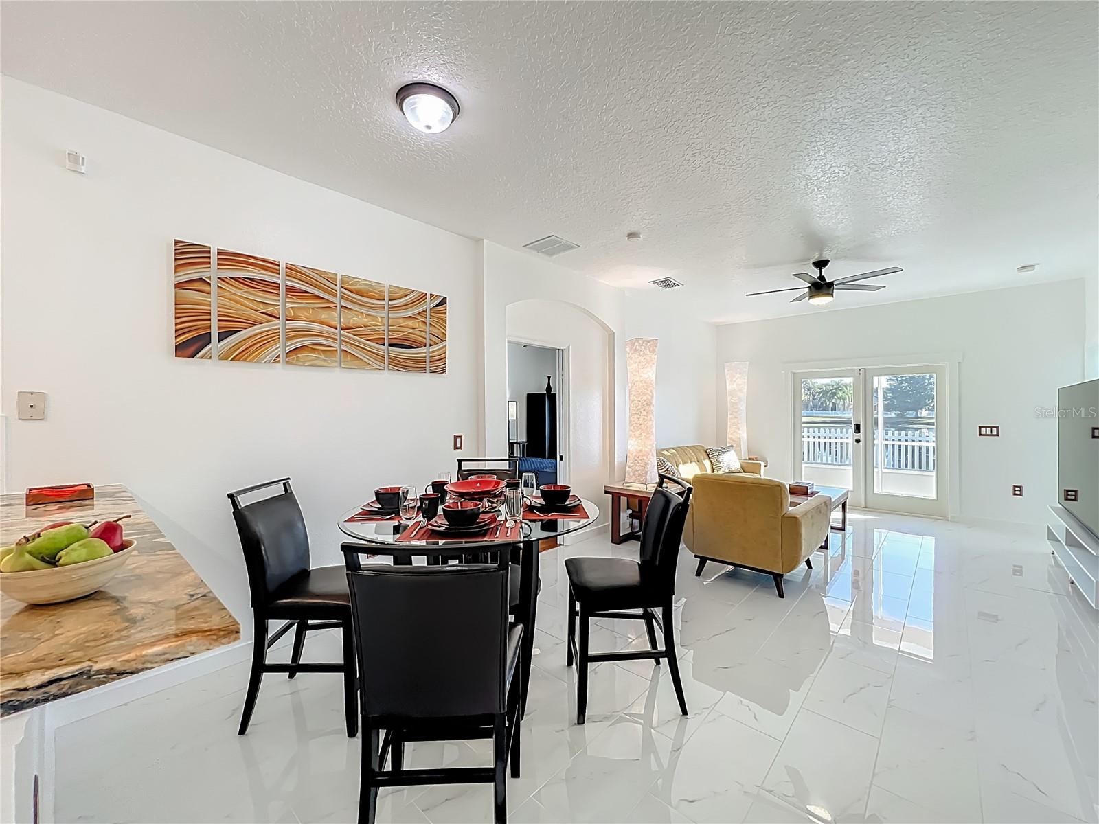 ANDOVER CAY PH 01 44/98 - Residential