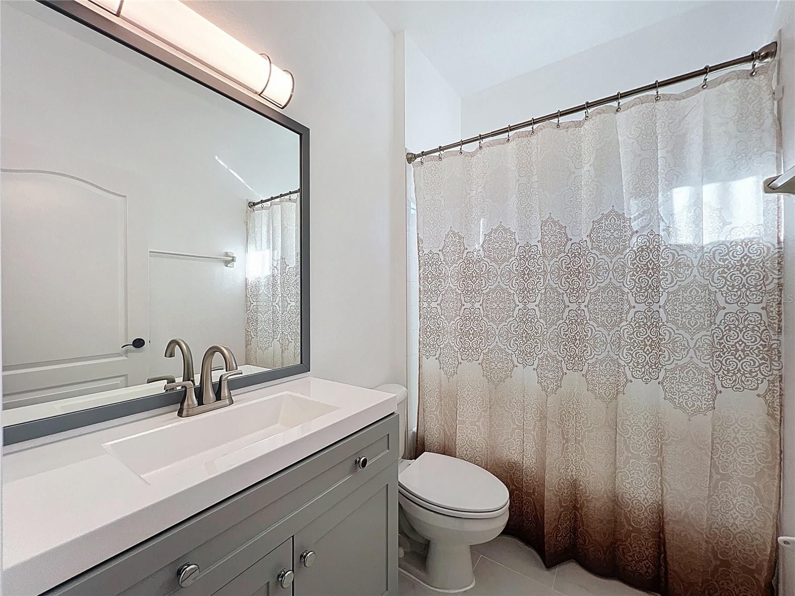 ANDOVER CAY PH 01 44/98 - Residential