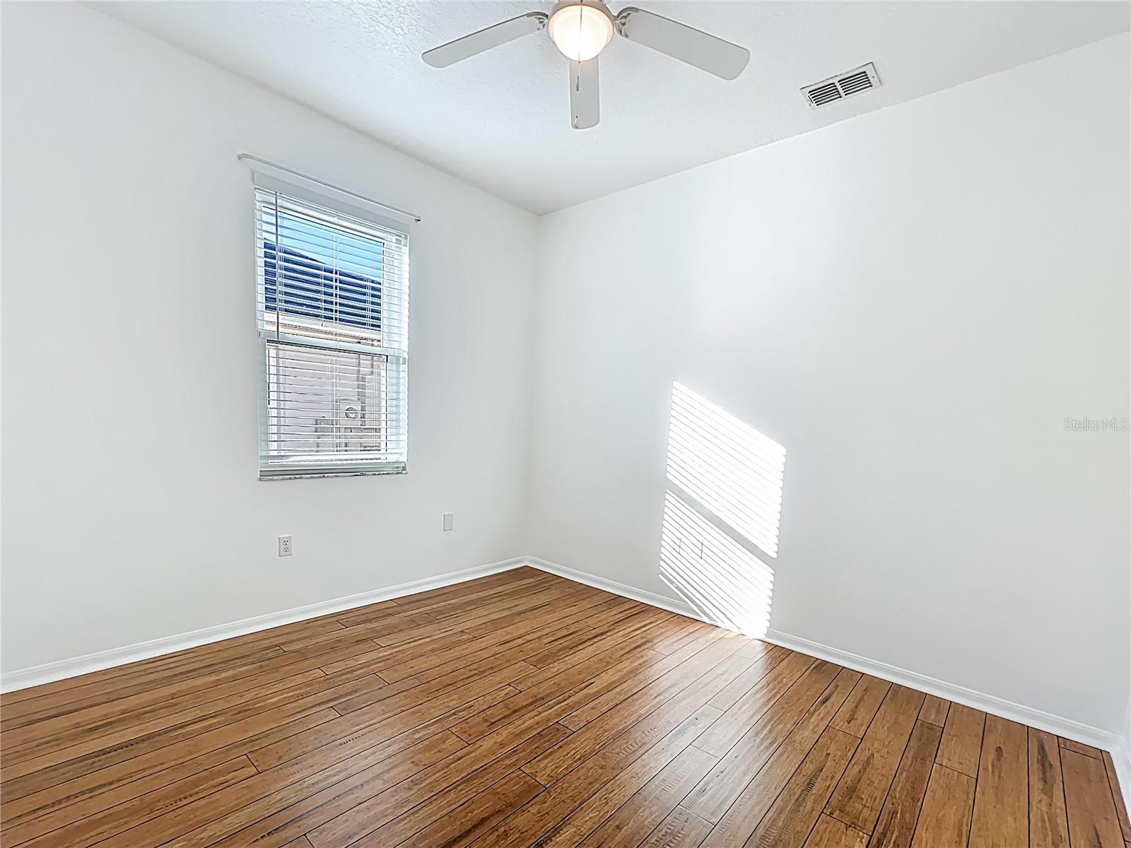 ANDOVER CAY PH 01 44/98 - Residential