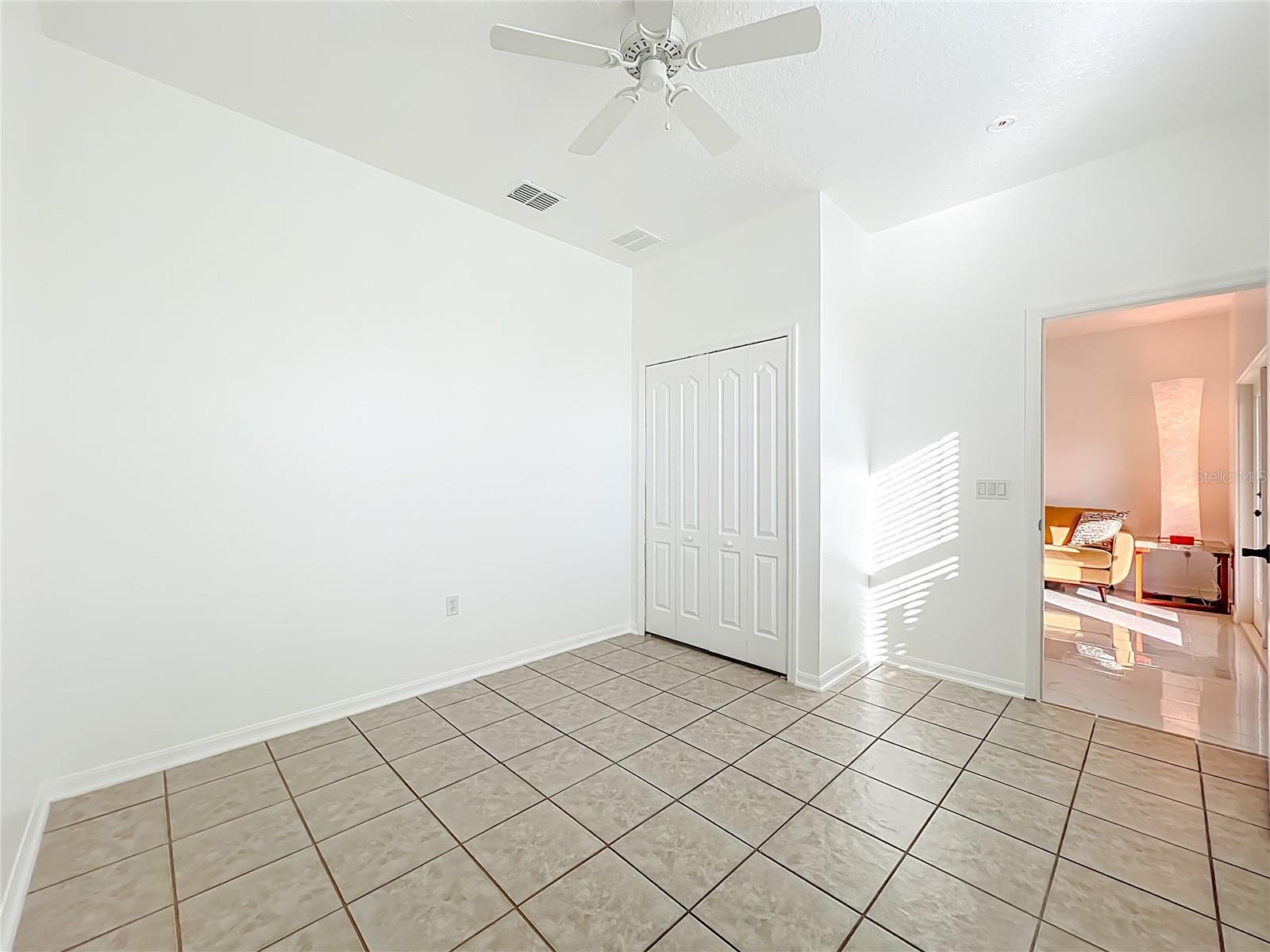 ANDOVER CAY PH 01 44/98 - Residential