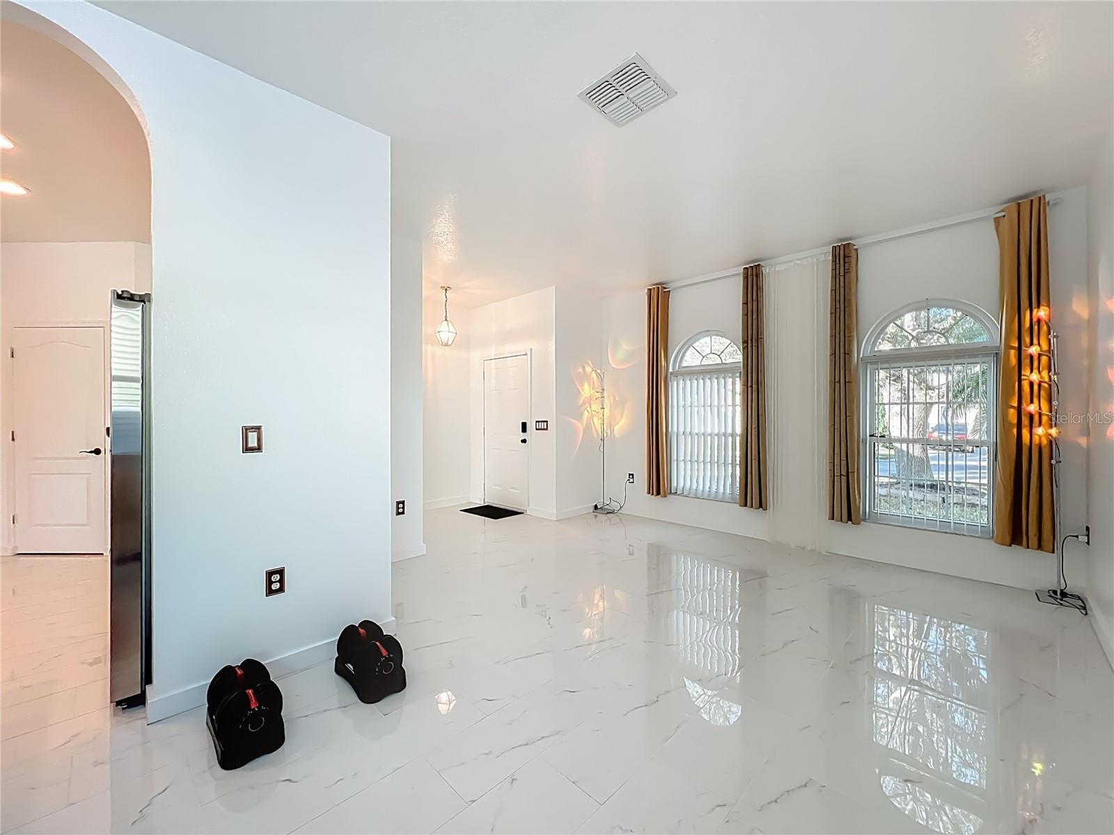 ANDOVER CAY PH 01 44/98 - Residential