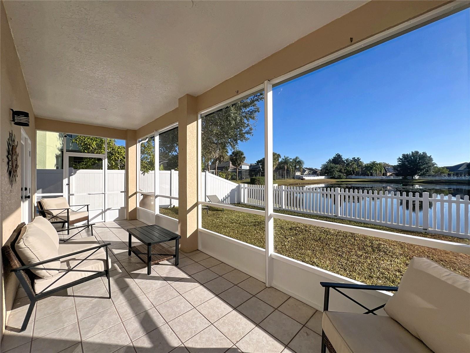 ANDOVER CAY PH 01 44/98 - Residential