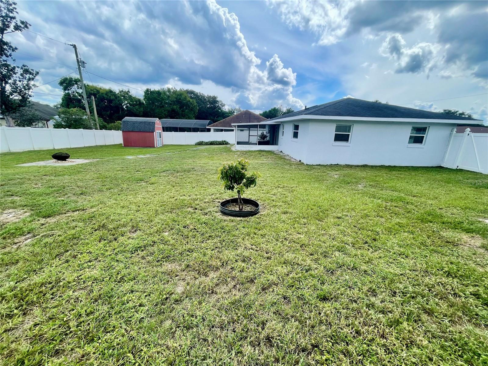 DELTONA LAKES UNIT 69 - Residential Lease