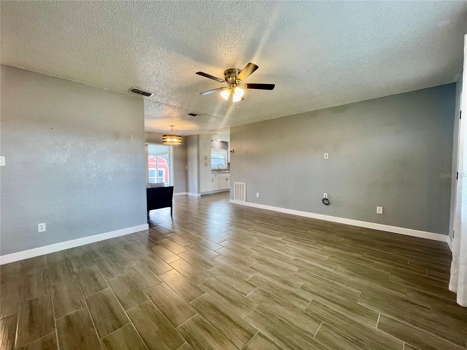 DELTONA LAKES UNIT 69 - Residential Lease