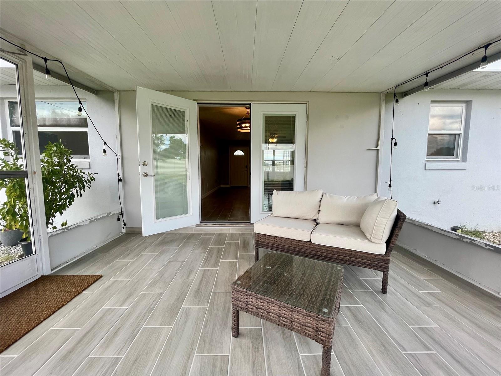 DELTONA LAKES UNIT 69 - Residential Lease
