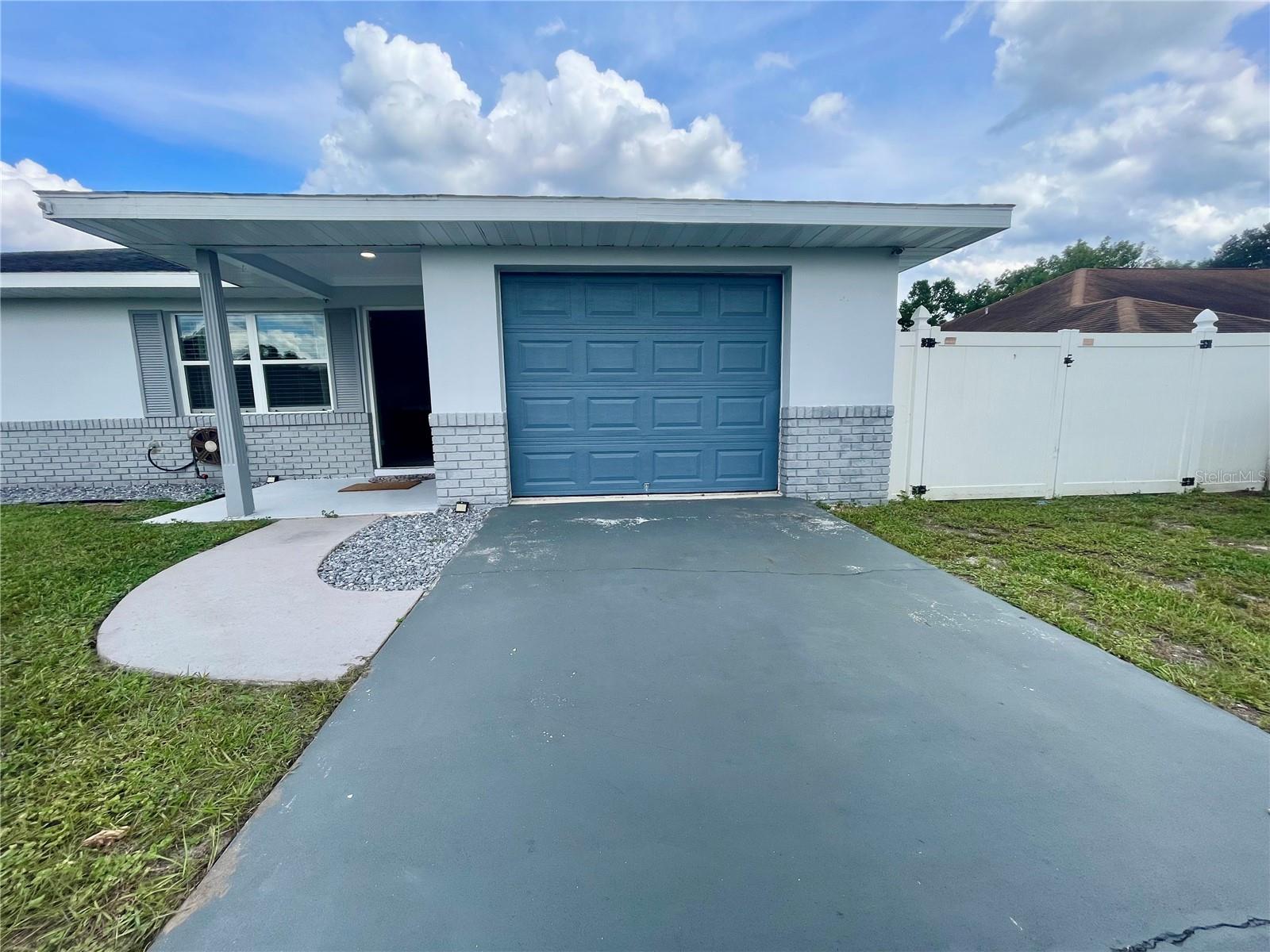 DELTONA LAKES UNIT 69 - Residential Lease