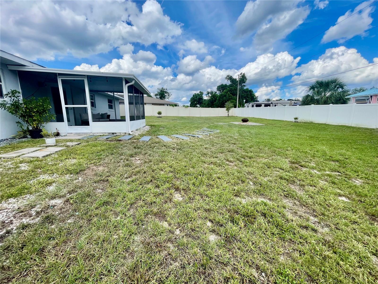 DELTONA LAKES UNIT 69 - Residential Lease