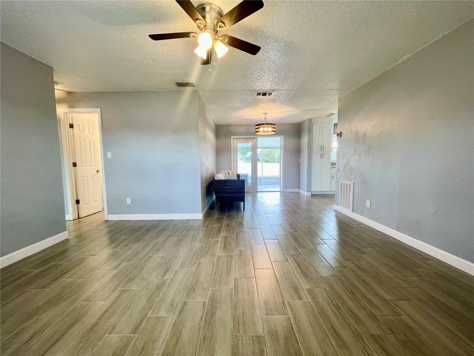 DELTONA LAKES UNIT 69 - Residential Lease