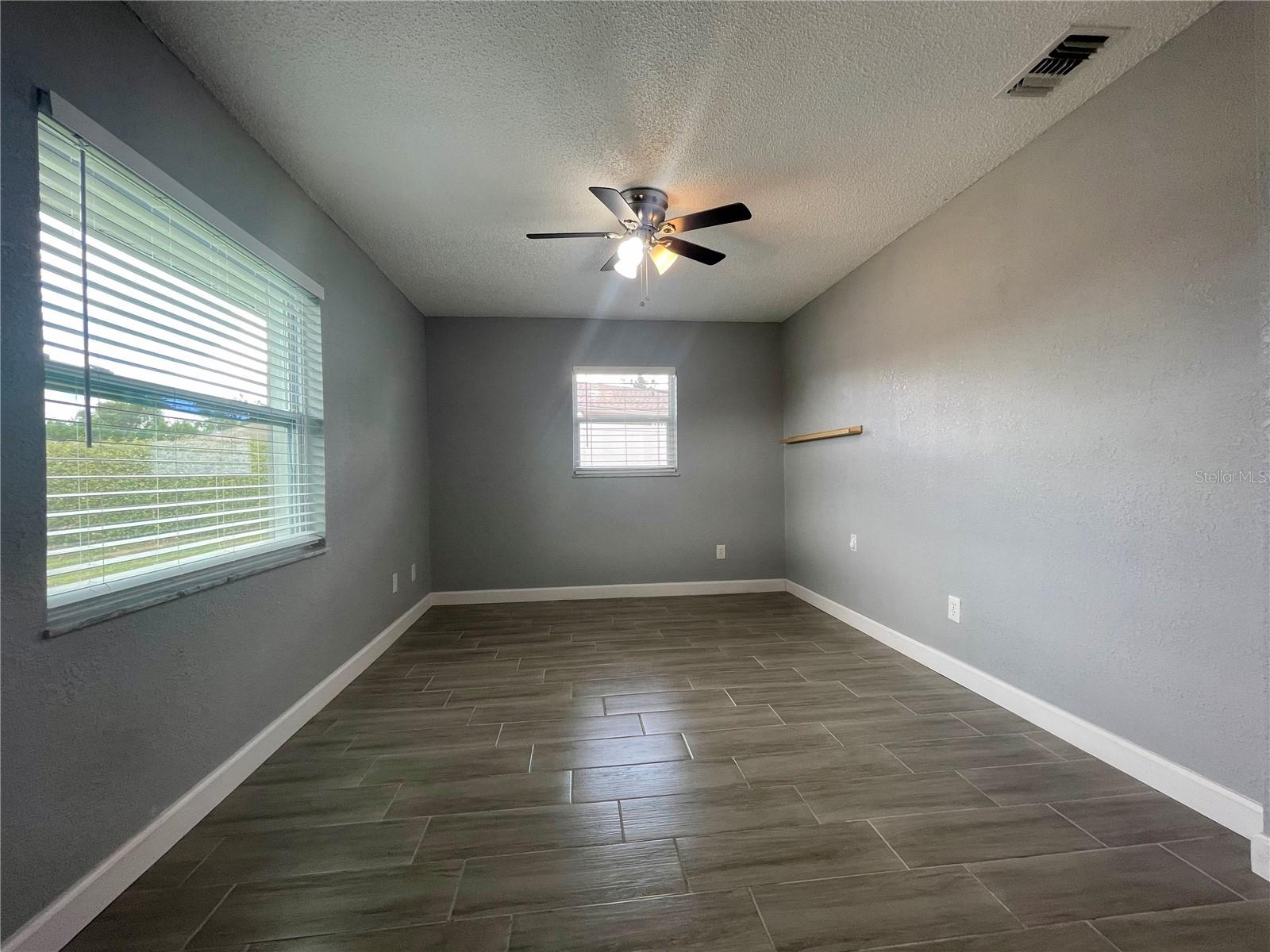 DELTONA LAKES UNIT 69 - Residential Lease