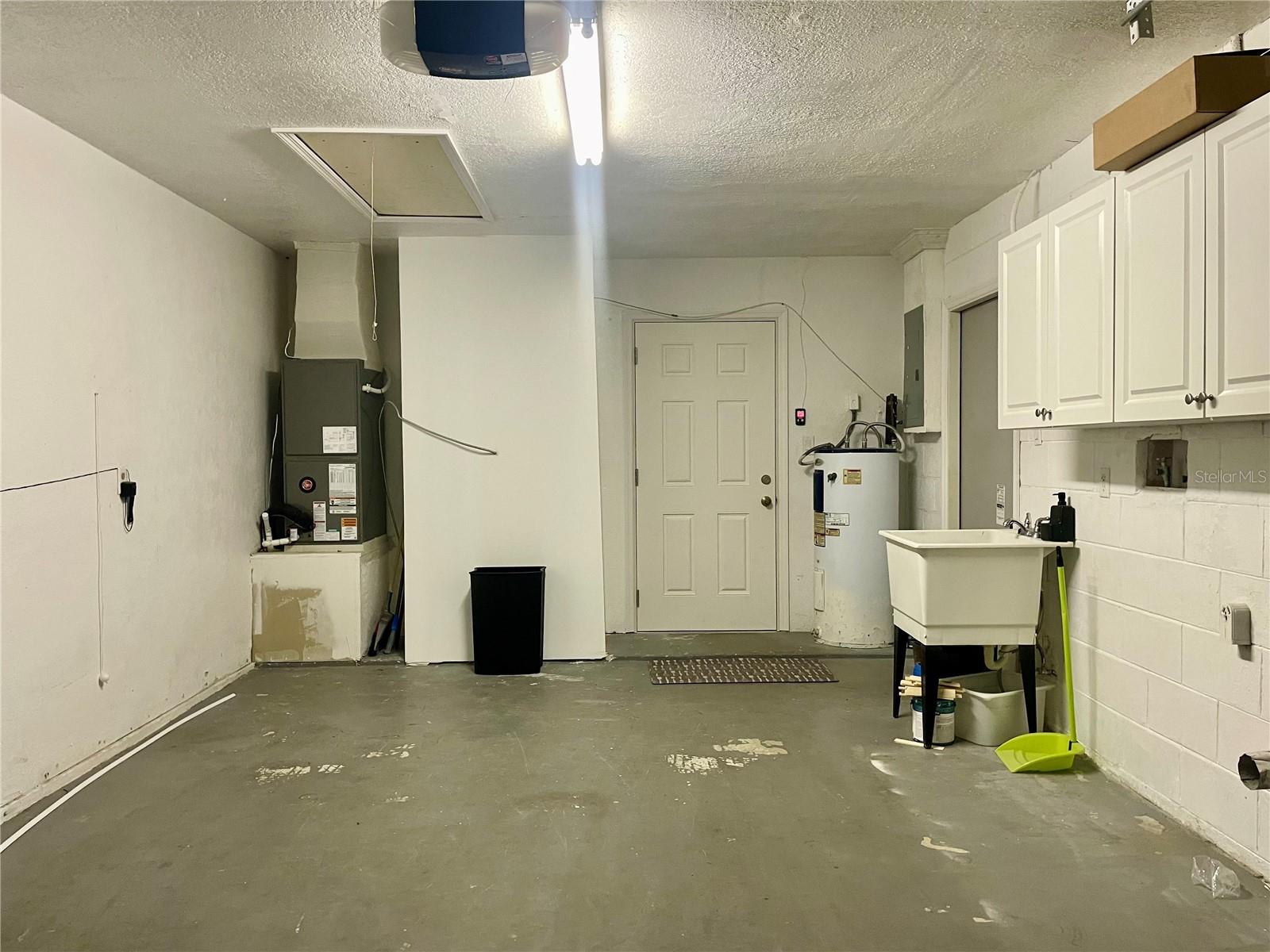 DELTONA LAKES UNIT 69 - Residential Lease