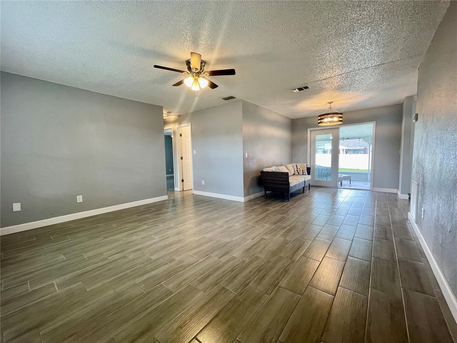 DELTONA LAKES UNIT 69 - Residential Lease