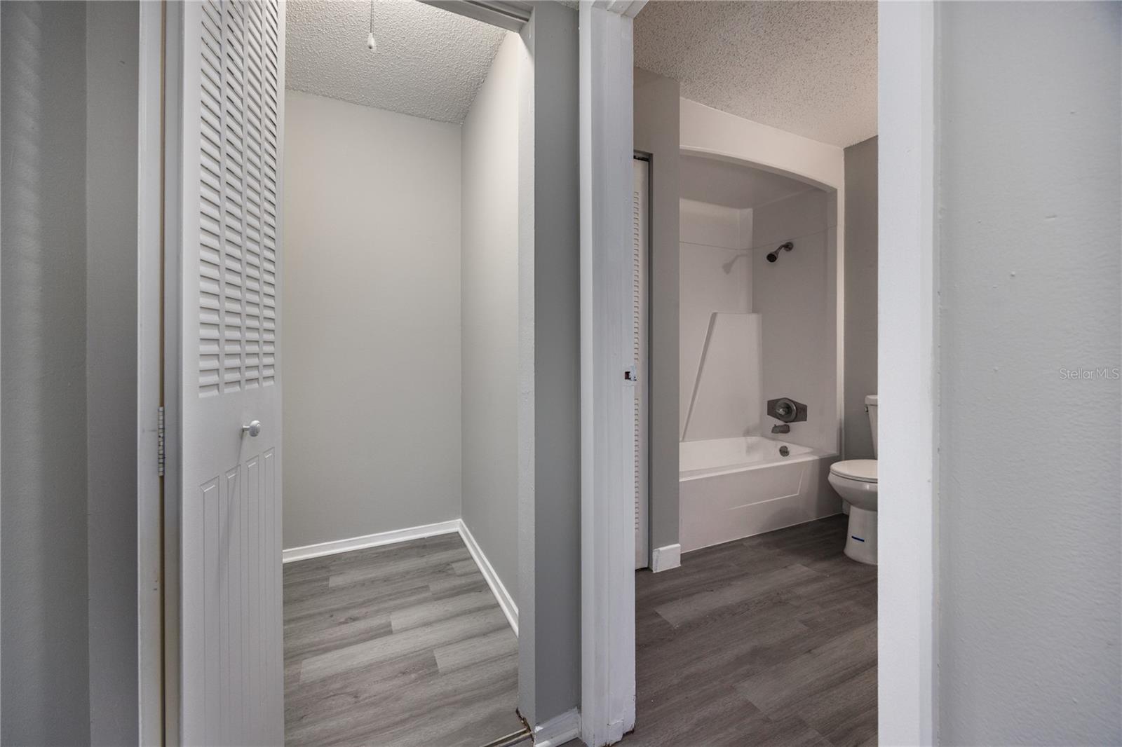 THE OAKS - Residential