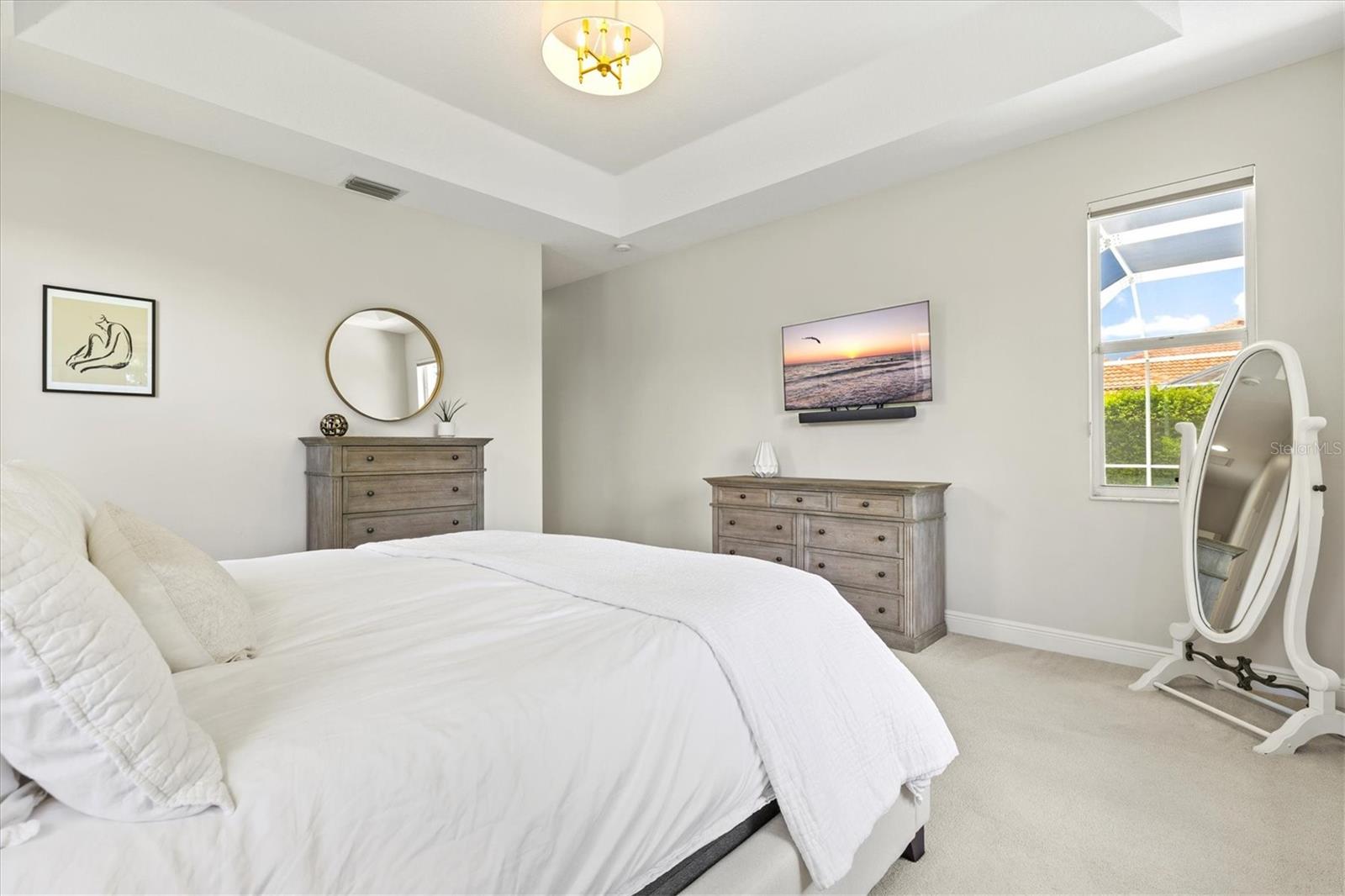 THE HAMPTONS - Residential