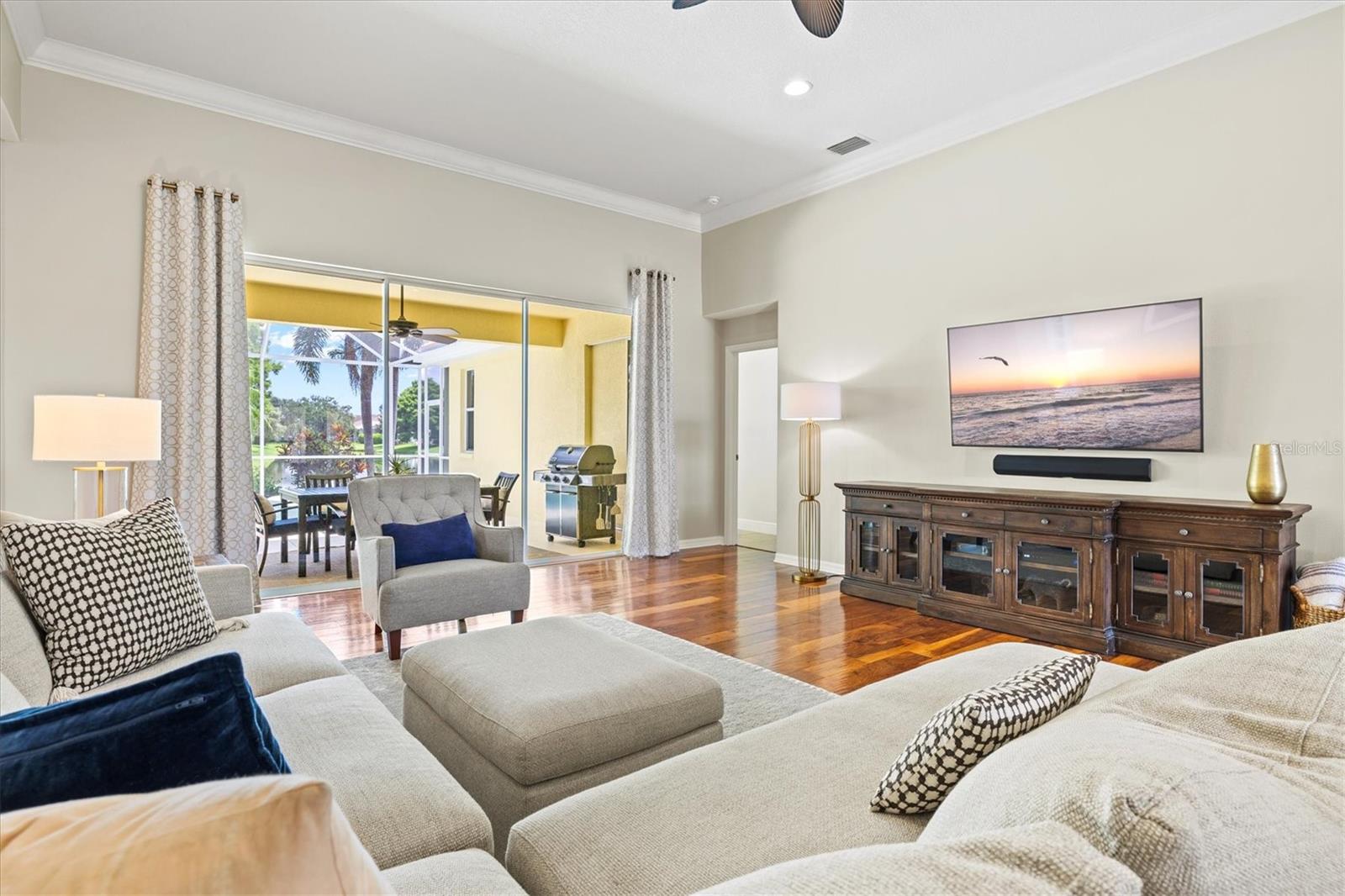 THE HAMPTONS - Residential