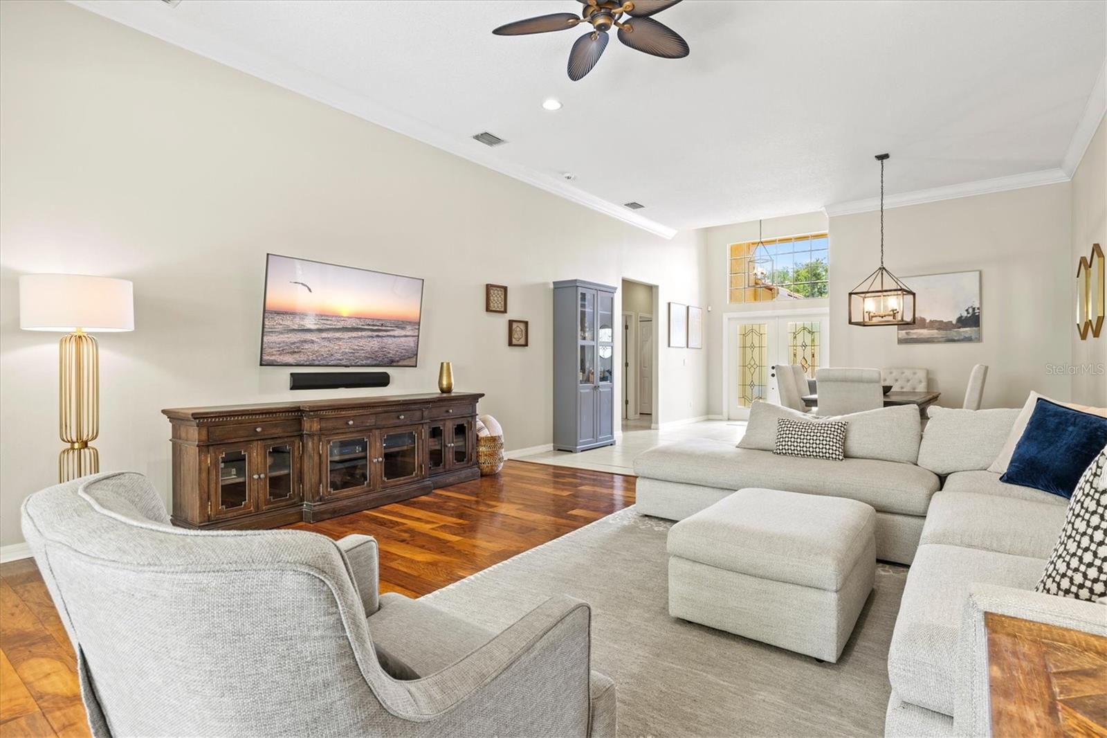 THE HAMPTONS - Residential