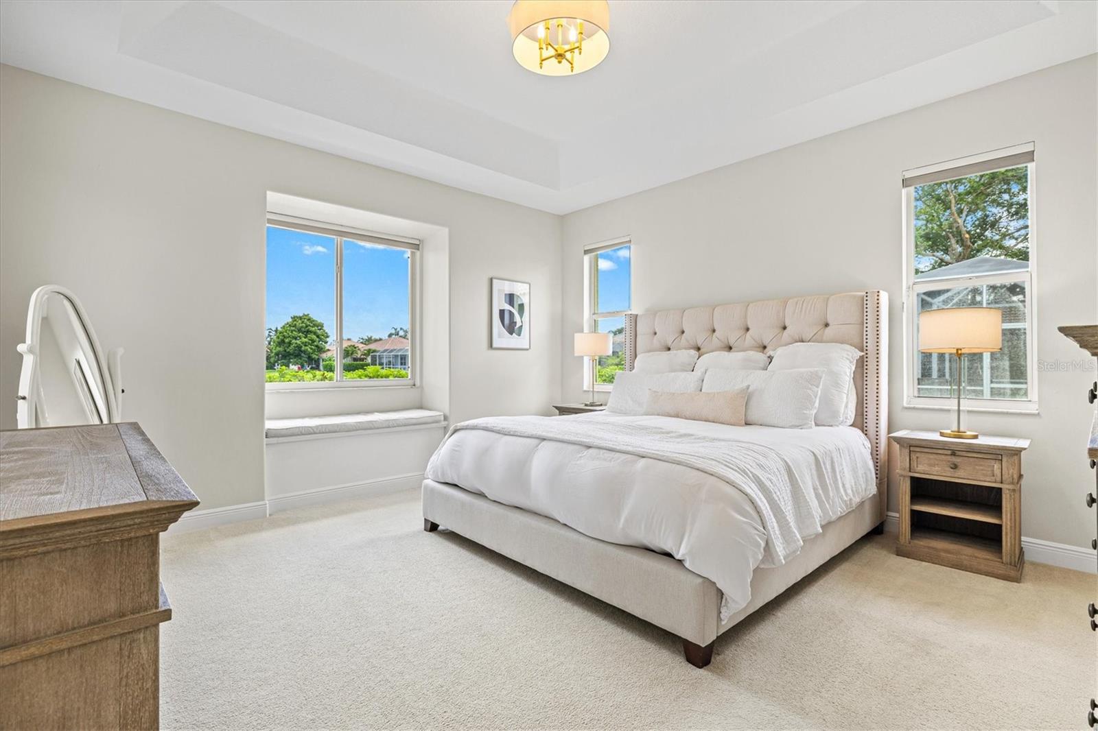 THE HAMPTONS - Residential