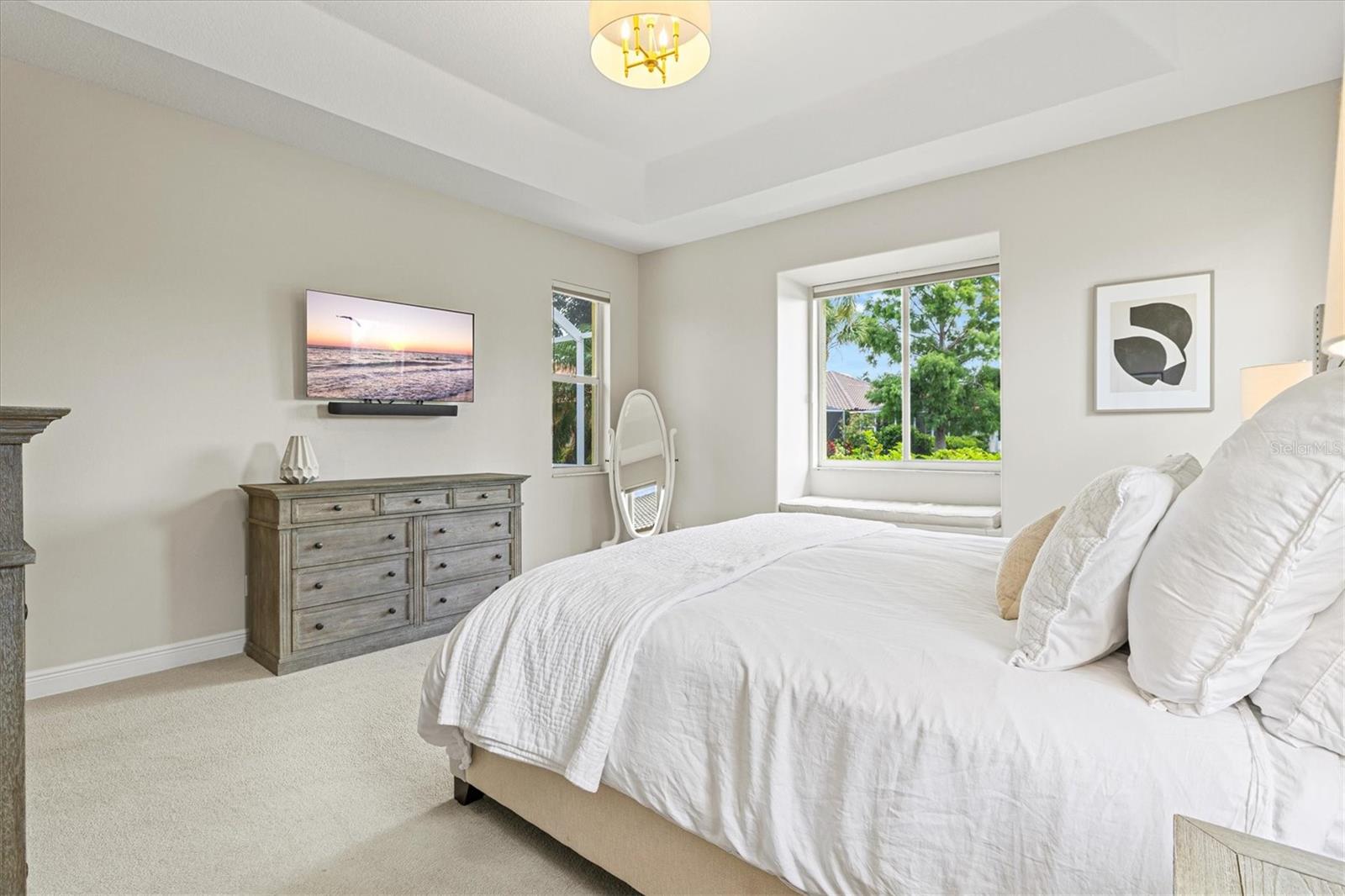 THE HAMPTONS - Residential