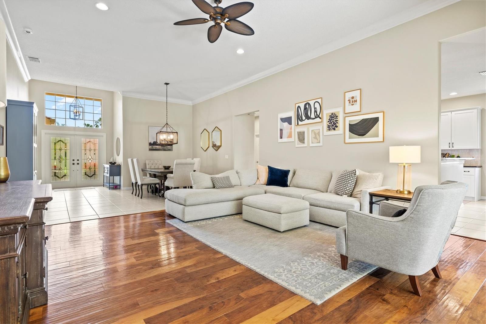 THE HAMPTONS - Residential