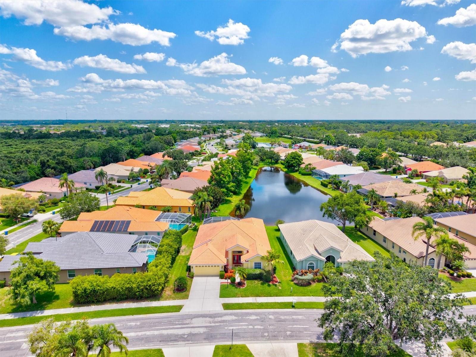 THE HAMPTONS - Residential